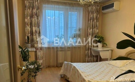 Продажа 3-комн квартиры на вторичном рынке Красногорск г, Красногорский б-р,  д. 17