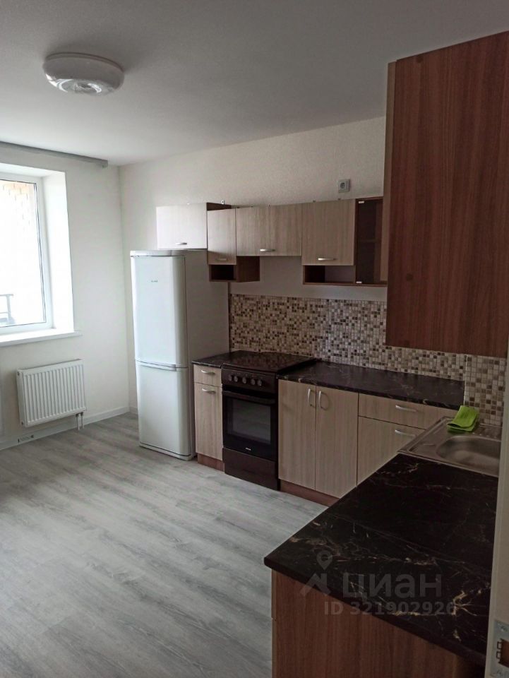 Аренда 2-комн квартиры на вторичном рынке Мурино, улица Шоссе в Лаврики, 70к1