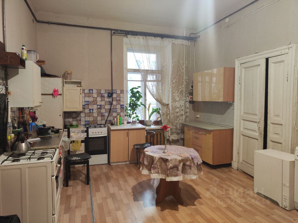 Продажа 6-комн квартиры на вторичном рынке улица Большая Зеленина, 28