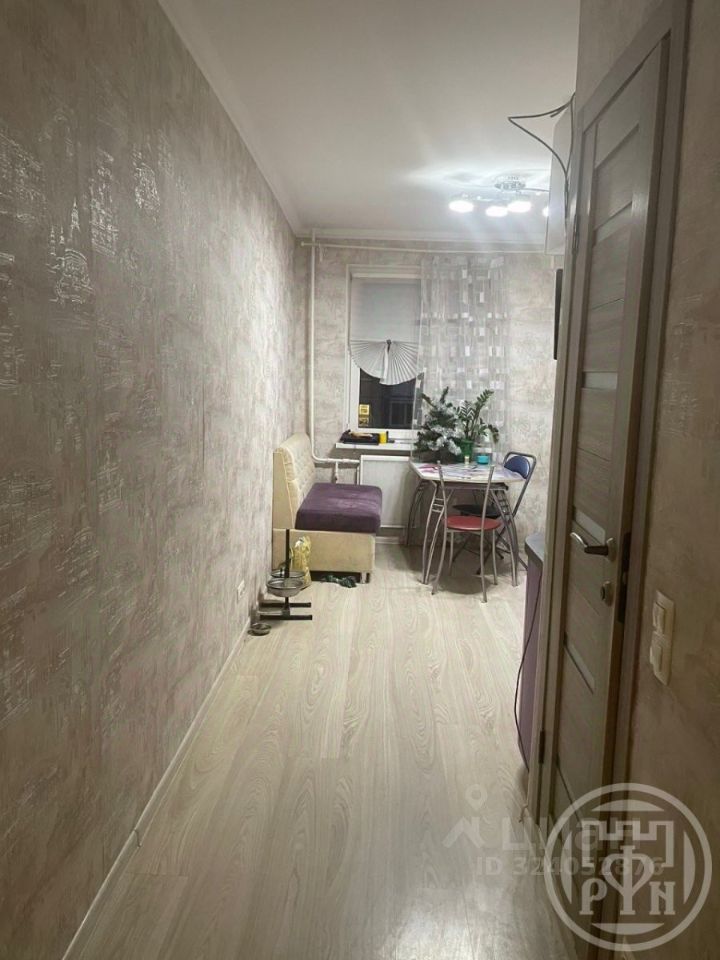 Продажа 2-комн квартиры на вторичном рынке улица Маршала Захарова, 39