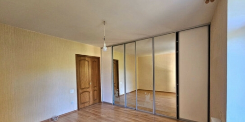 2-комн квартира улица Стахановцев,  д. 4