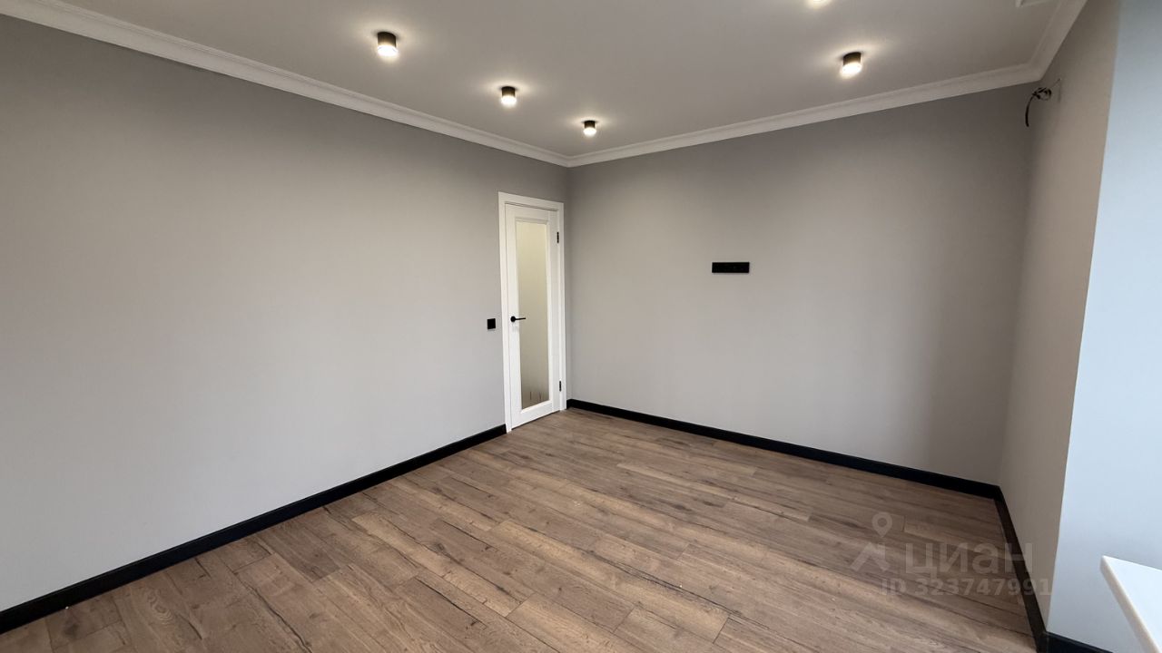 Продажа 2-комн квартиры на вторичном рынке улица Юных Ленинцев, 92