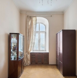 Продажа 4-комн квартиры на вторичном рынке Сретенский б-р,  д. 6/1 с2