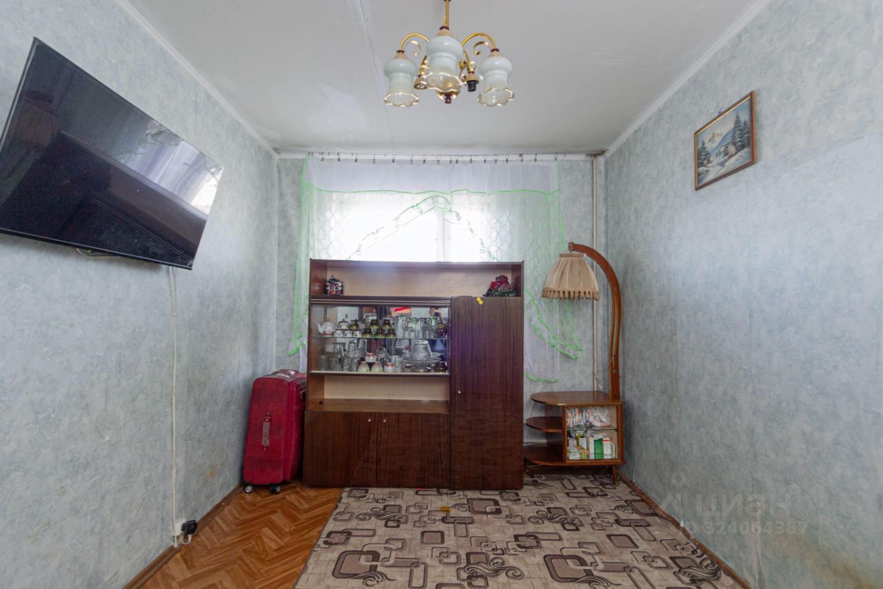 Продажа 2-комн квартиры на вторичном рынке улица Сталеваров, 12К2