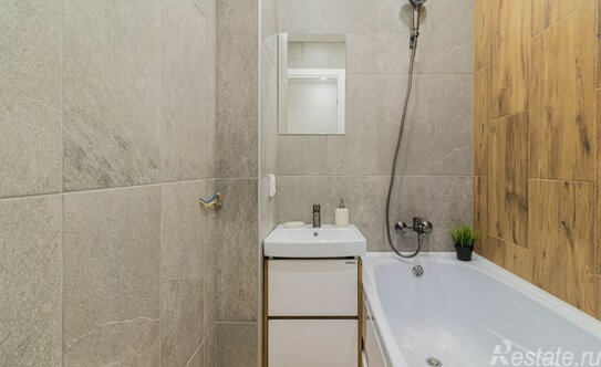 Продажа 1-комн квартиры на вторичном рынке Большевиков пр-кт