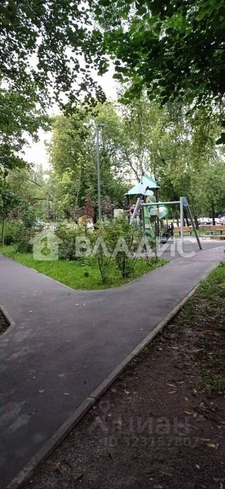 Продажа 1-комн квартиры на вторичном рынке Челюскинская улица, 14К1