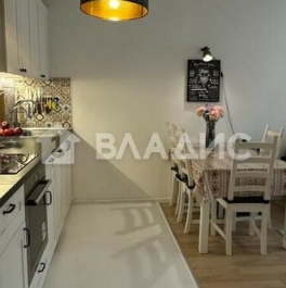 Продажа 2-комн квартиры на вторичном рынке Саларьевская ул,  д. 10 к1