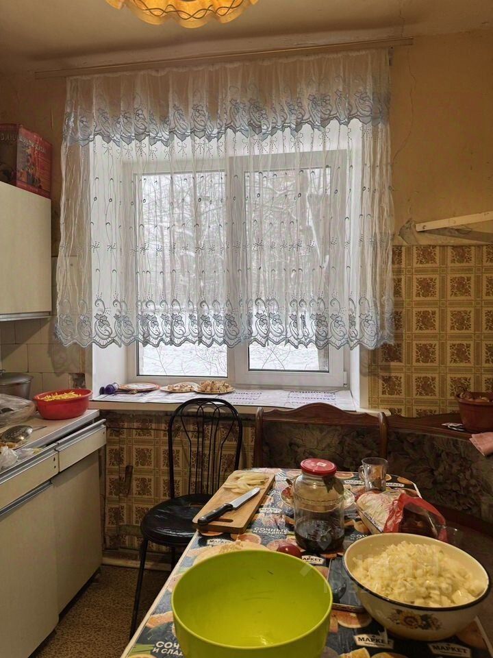 Продажа 2-комн квартиры на вторичном рынке Чехов, улица Чехова, 43