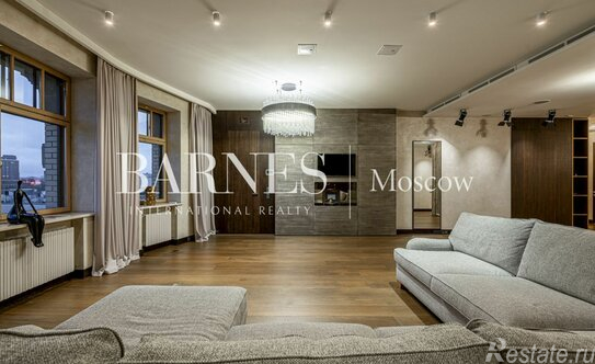 Продажа 4-комн квартиры на вторичном рынке Хилков переулок,  д. 1