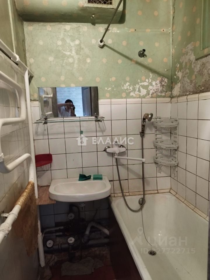 Продажа 2-комн квартиры на вторичном рынке улица Багрицкого,  д. 8