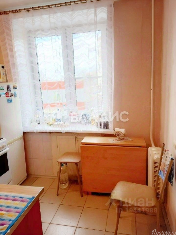 Продажа 2-комн квартиры на вторичном рынке Сходня, Горная улица,  д. 24