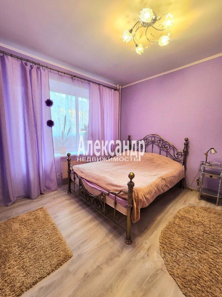 Продажа 2-комн квартиры на вторичном рынке Кириши, Восточная улица, 8