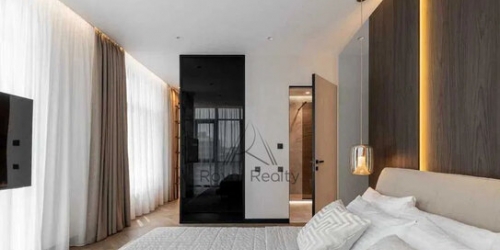 3-комн квартира улица Моисеенко,  д. 27