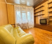 Продать Квартиры вторичка Космонавтов пр-кт  27 5