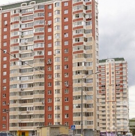 Продажа 2-комн квартиры на вторичном рынке Лазурная улица,  д. 10