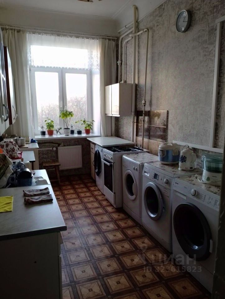 Продажа 4-комн квартиры на вторичном рынке Московский проспект, 182