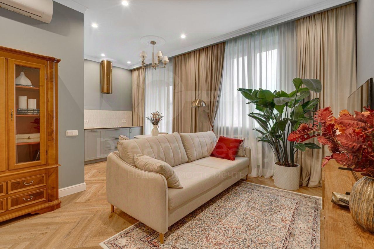 Продажа 2-комн квартиры на вторичном рынке Комсомольский проспект, 48