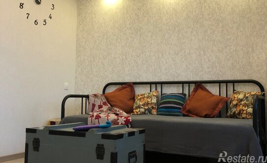 Продажа 1-комн квартиры на вторичном рынке Новаторов б-р,  д. 108