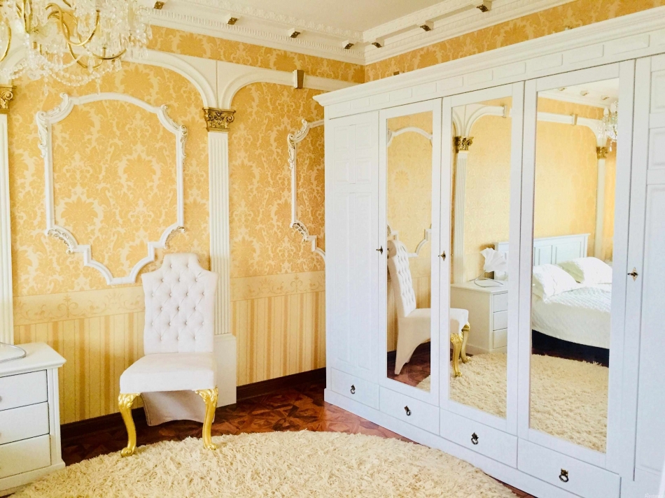 Продажа 4-комн квартиры на вторичном рынке Крестьянский пер ,  д. 5