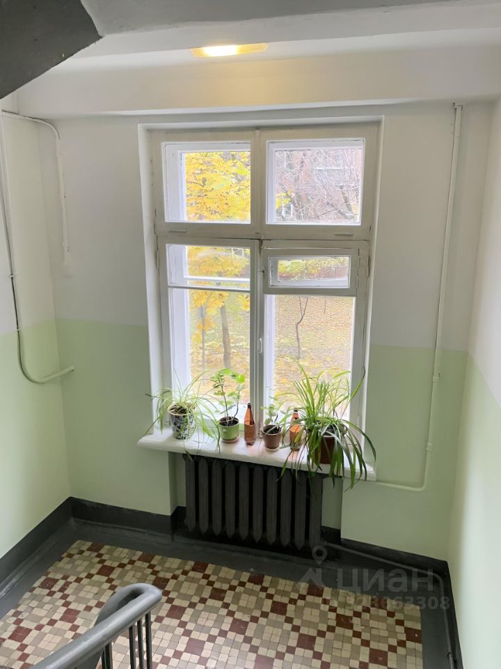 Продажа 3-комн квартиры на вторичном рынке улица Коминтерна, 9К1