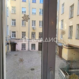 Продажа 2-комн квартиры на вторичном рынке Спасский пер,  д. 9