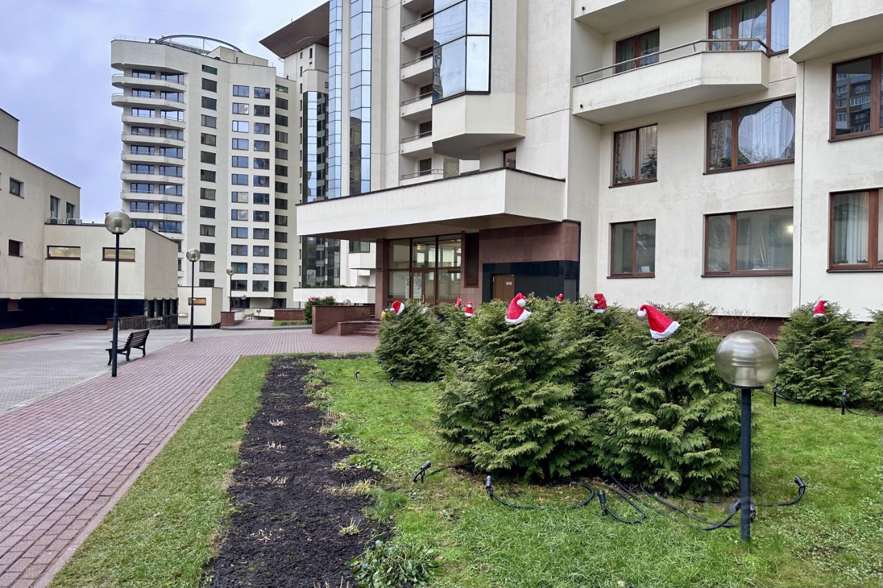 Продажа 3-комн квартиры на вторичном рынке улица Архитектора Власова, 6