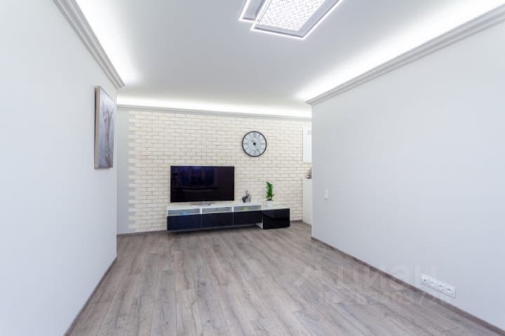 Продажа 3-комн квартиры на вторичном рынке Славянский бульвар, 13К1