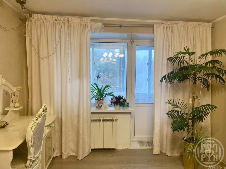 Продажа 3-комн квартиры на вторичном рынке Песочный пос., Белоостровское шос.,  д. 1