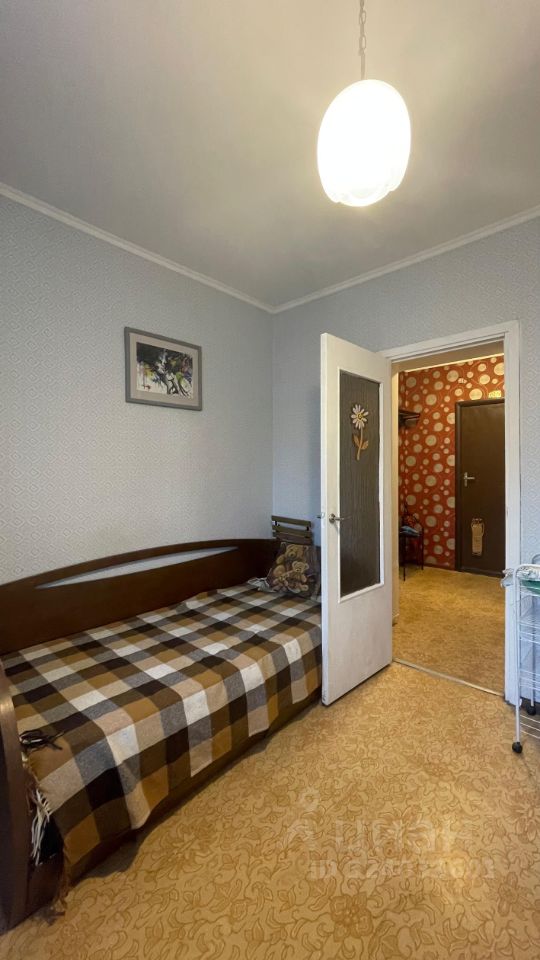 Продажа 1-комн квартиры на вторичном рынке улица Десантников, 14