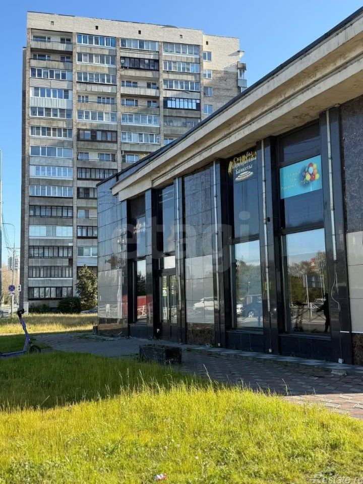 Аренда торгового помещения Октябрьская наб