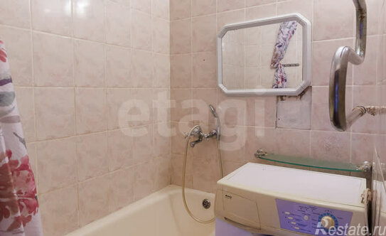 Продажа 3-комн квартиры на вторичном рынке ул Тамбасова,  д. 4,  к. 2 литера В