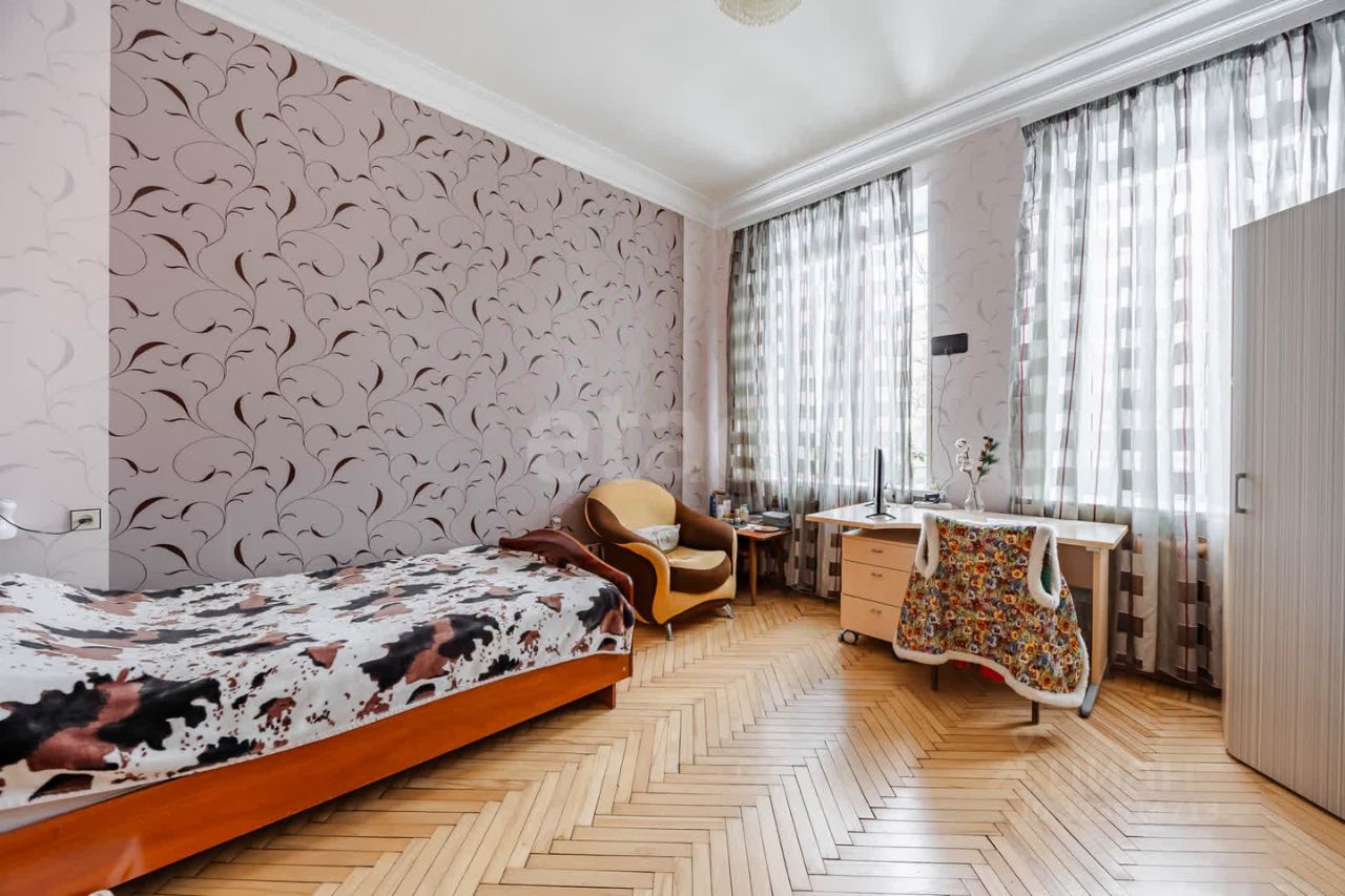 Продажа 3-комн квартиры на вторичном рынке Большой Сампсониевский проспект, 108