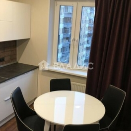 Продажа 2-комн квартиры на вторичном рынке улица Грина,  д. 1 к4