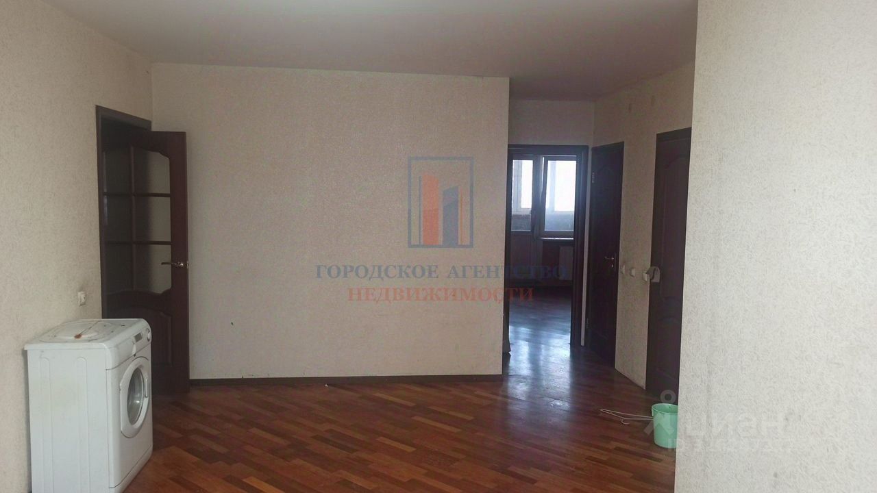 Продажа 3-комн квартиры на вторичном рынке Серпухов, Комсомольская улица,  д. 4