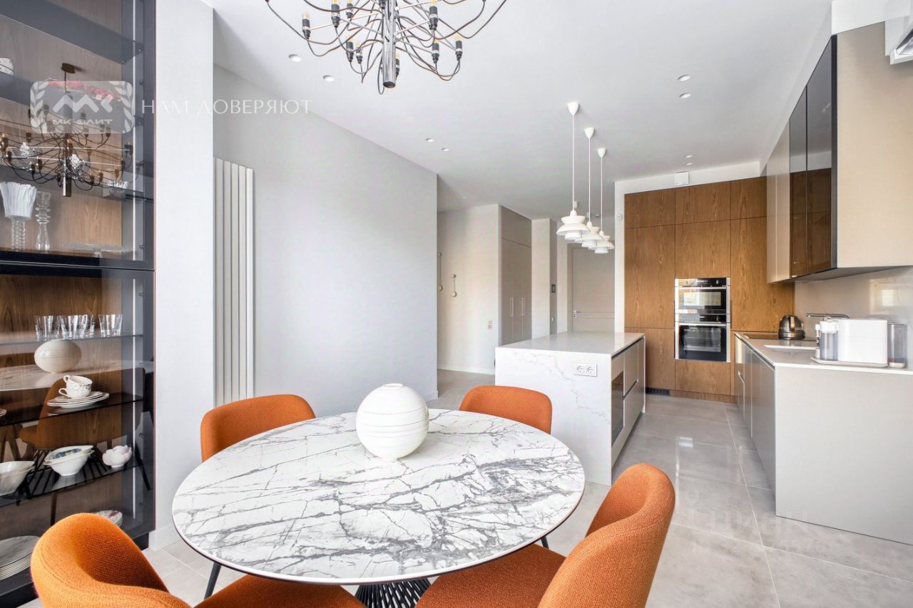 Продажа 2-комн квартиры на вторичном рынке Спортивная улица, 2