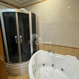 Продажа 3-комн квартиры на вторичном рынке Коломна, пр-кт Кирова,  д. 10