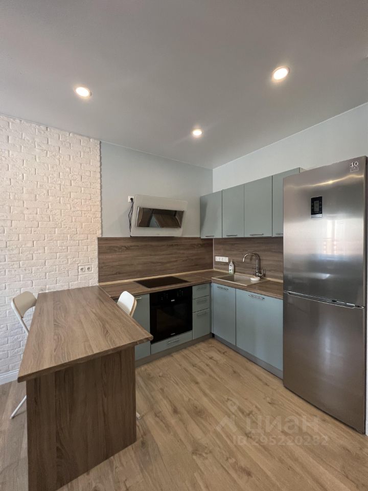 Аренда 2-комн квартиры на вторичном рынке д. Сабурово, улица Парковая, 20