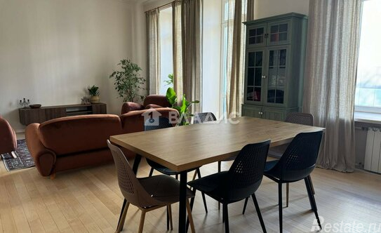 Продажа 2-комн квартиры на вторичном рынке улица Тимура Фрунзе