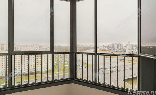 Продажа 2-комн квартиры на вторичном рынке улица Маршала Захарова,  д. 10 с1