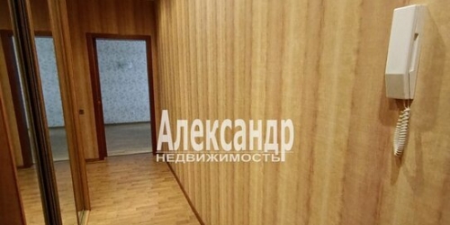 2-комн квартира Индустриальный пр-кт,  д. 40,  к. 1