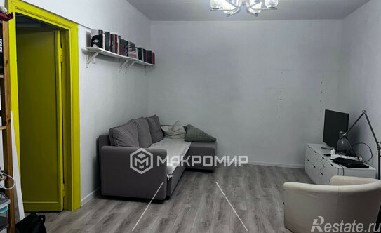 Продажа 2-комн квартиры на вторичном рынке улица Ефремова,  д. 11