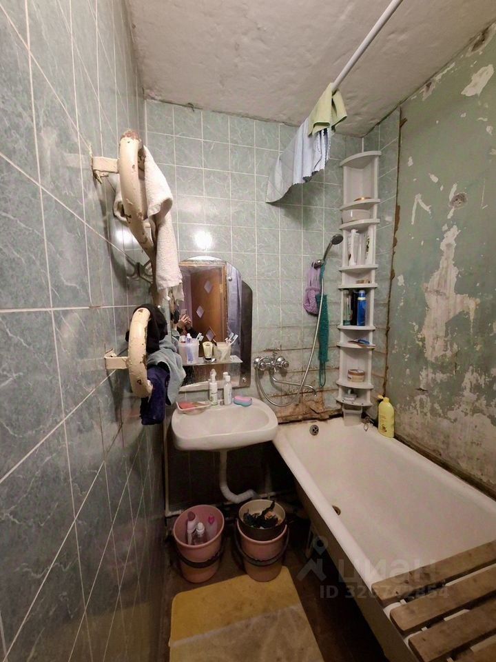 Продажа 3-комн квартиры на вторичном рынке пос. Елизаветино, площадь Дружбы, 14