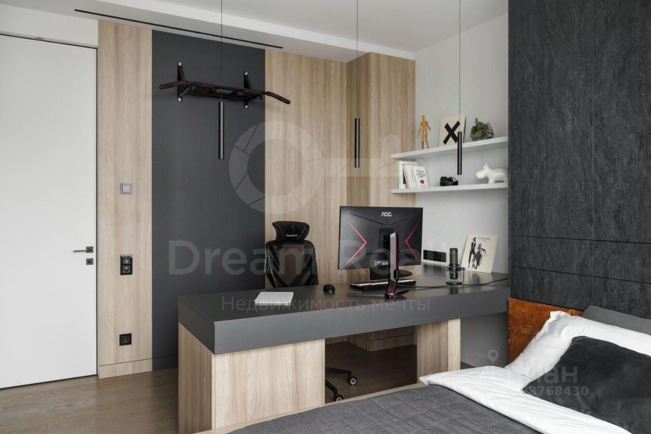 Продажа 4-комн квартиры на вторичном рынке Мичуринский проспект, 56