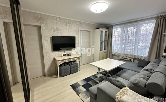 Продажа 3-комн квартиры на вторичном рынке ул Замшина,  д. 62