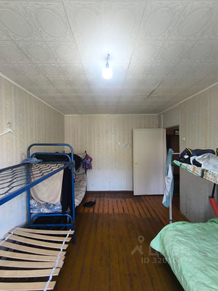 Продажа 2-комн квартиры на вторичном рынке пос. Нарынка, улица Королева, 6