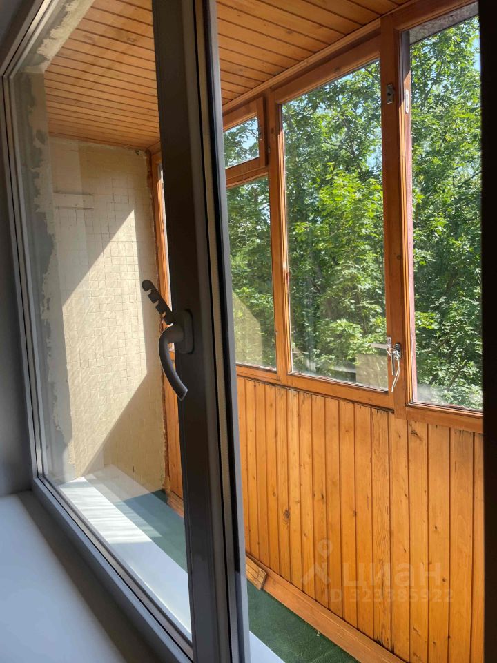 Продажа 2-комн квартиры на вторичном рынке улица Добровольцев, 26