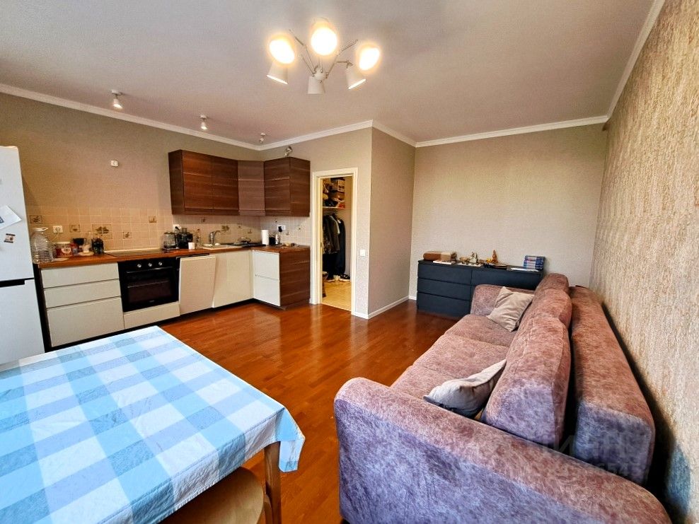 Продажа 2-комн квартиры на вторичном рынке Сходня мкр, Овражная улица, 24к8