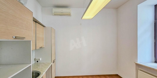 Торговое помещение Кривоарбатский пер,  д. 13