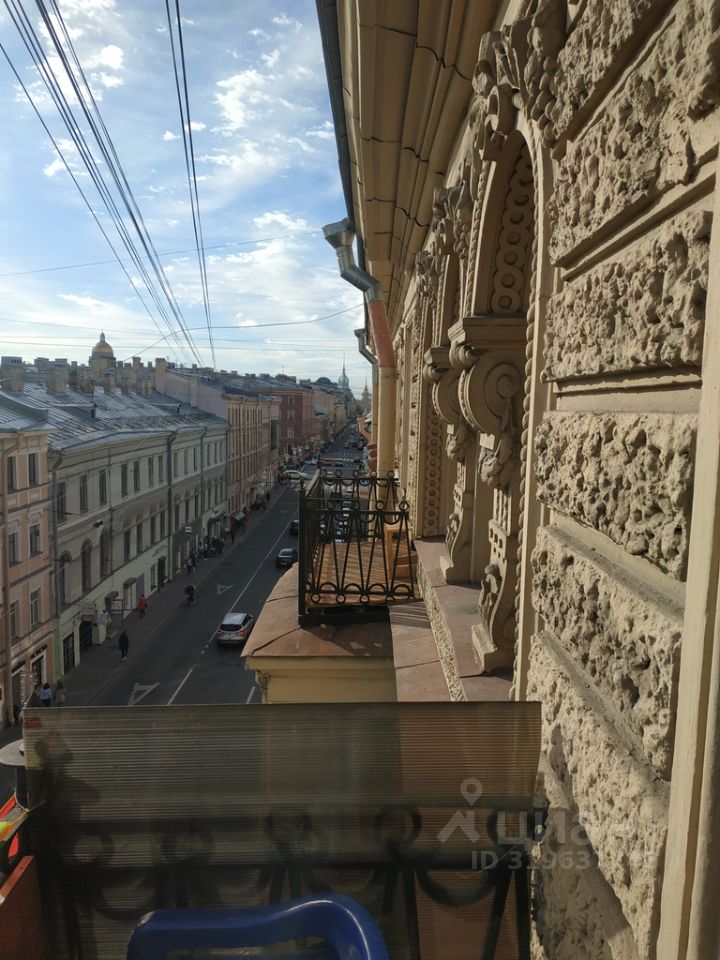 Продажа 3-комн квартиры на вторичном рынке Гороховая улица, 32