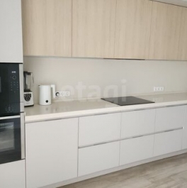 Продажа 2-комн квартиры на вторичном рынке улица Гришина,  д. 16